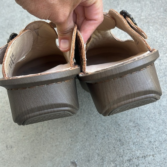 ALEGRIA Classic Tooled Leather Clogs Size 42 - Picture 7 of 12